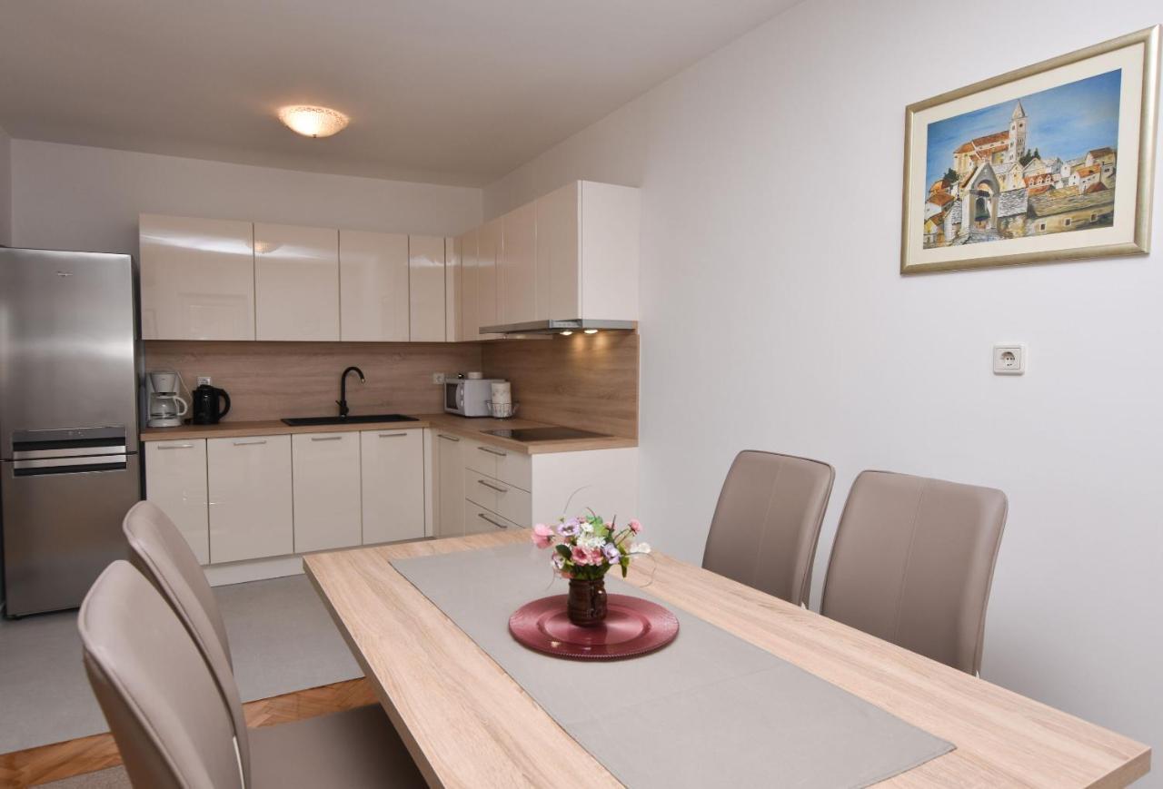 Apartments Danica Primošten Eksteriør bilde